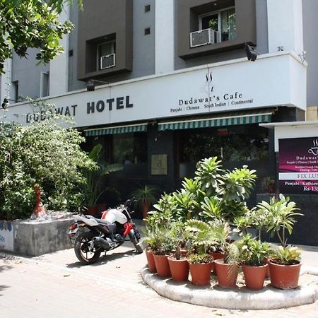 Hotel Dudawat Ahmedabad Bagian luar foto