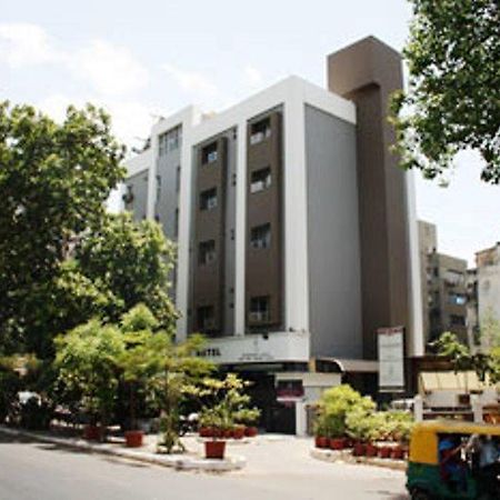 Hotel Dudawat Ahmedabad Bagian luar foto