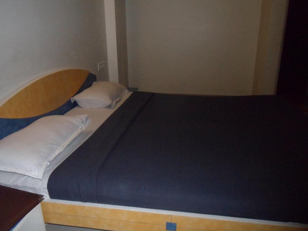 Hotel Dudawat Ahmedabad Ruang foto